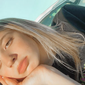 Meet your Posher, Chloe